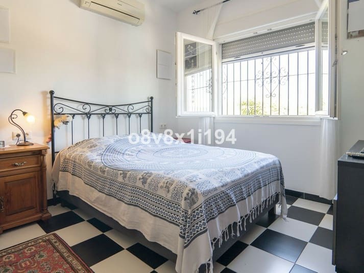 5 sypialnia Willa na sprzedaż w Alhaurin de la Torre z basenem garażem - 580 000 € (Ref: 9513151)