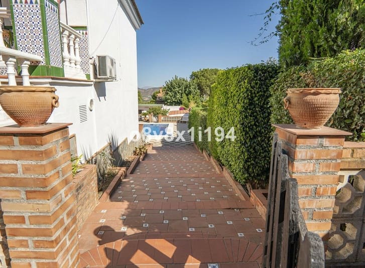 5 sypialnia Willa na sprzedaż w Alhaurin de la Torre z basenem garażem - 580 000 € (Ref: 9513151)