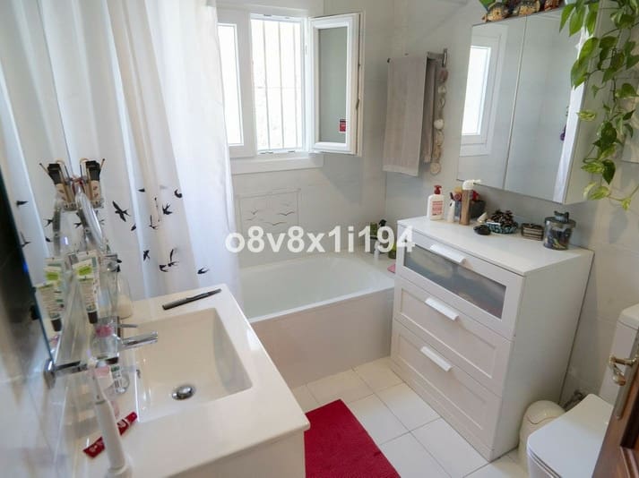 5 sypialnia Willa na sprzedaż w Alhaurin de la Torre z basenem garażem - 580 000 € (Ref: 9513151)