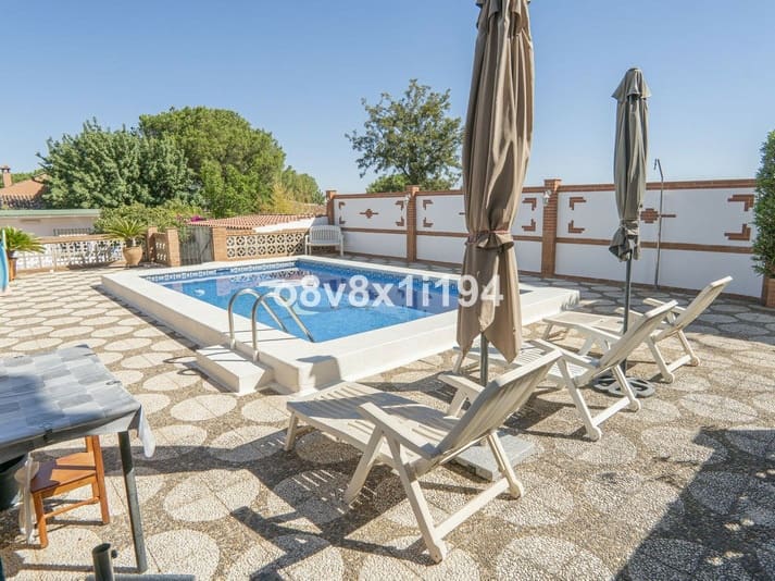 5 sypialnia Willa na sprzedaż w Alhaurin de la Torre z basenem garażem - 580 000 € (Ref: 9513151)