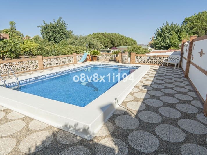 5 sypialnia Willa na sprzedaż w Alhaurin de la Torre z basenem garażem - 580 000 € (Ref: 9513151)