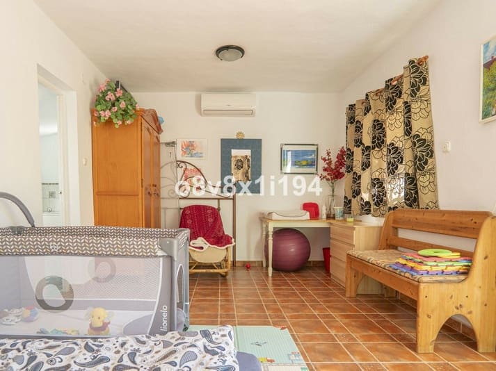 5 sypialnia Willa na sprzedaż w Alhaurin de la Torre z basenem garażem - 580 000 € (Ref: 9513151)