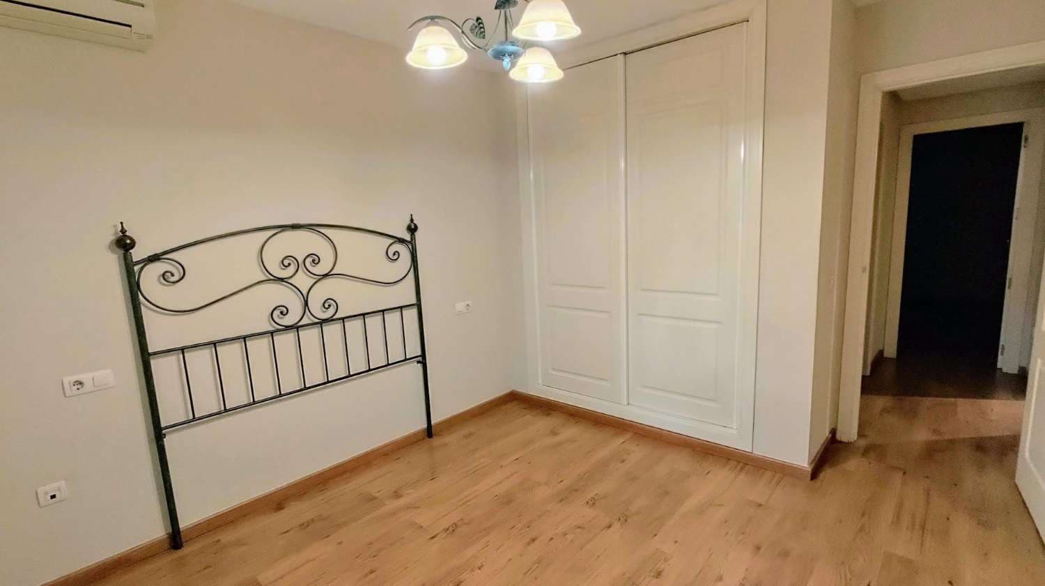 Apartamento Playa de 2 habitaciones en Torremolinos en venta con piscina garaje - 339.000 € (Ref: 9513152)