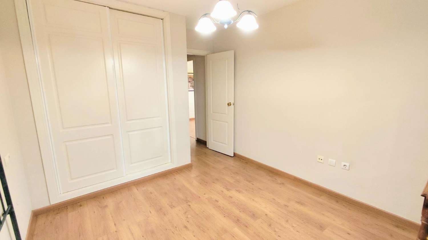 Apartamento Playa de 2 habitaciones en Torremolinos en venta con piscina garaje - 339.000 € (Ref: 9513152)