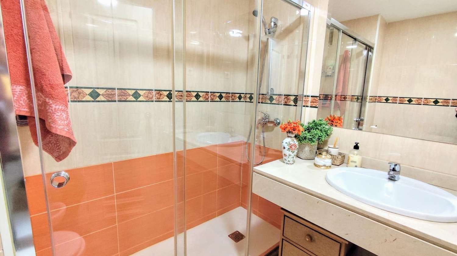 Apartamento Playa de 2 habitaciones en Torremolinos en venta con piscina garaje - 339.000 € (Ref: 9513152)