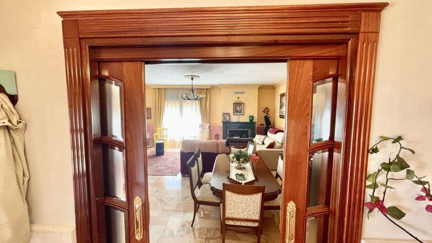 7 sypialnia Willa na sprzedaż w Alhaurin de la Torre z basenem garażem - 815 000 € (Ref: 9513157)