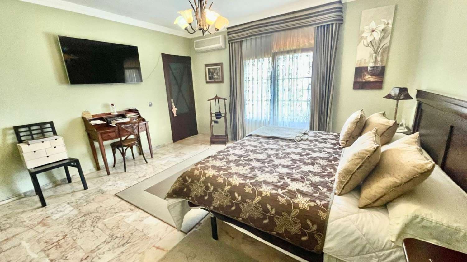 7 sypialnia Willa na sprzedaż w Alhaurin de la Torre z basenem garażem - 815 000 € (Ref: 9513157)