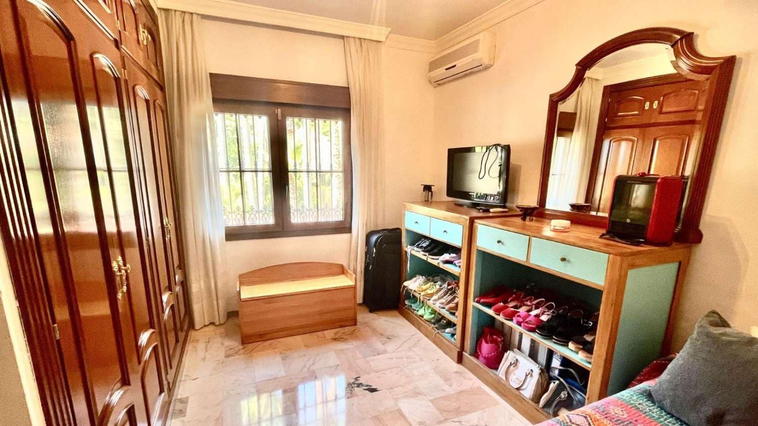 7 sypialnia Willa na sprzedaż w Alhaurin de la Torre z basenem garażem - 815 000 € (Ref: 9513157)