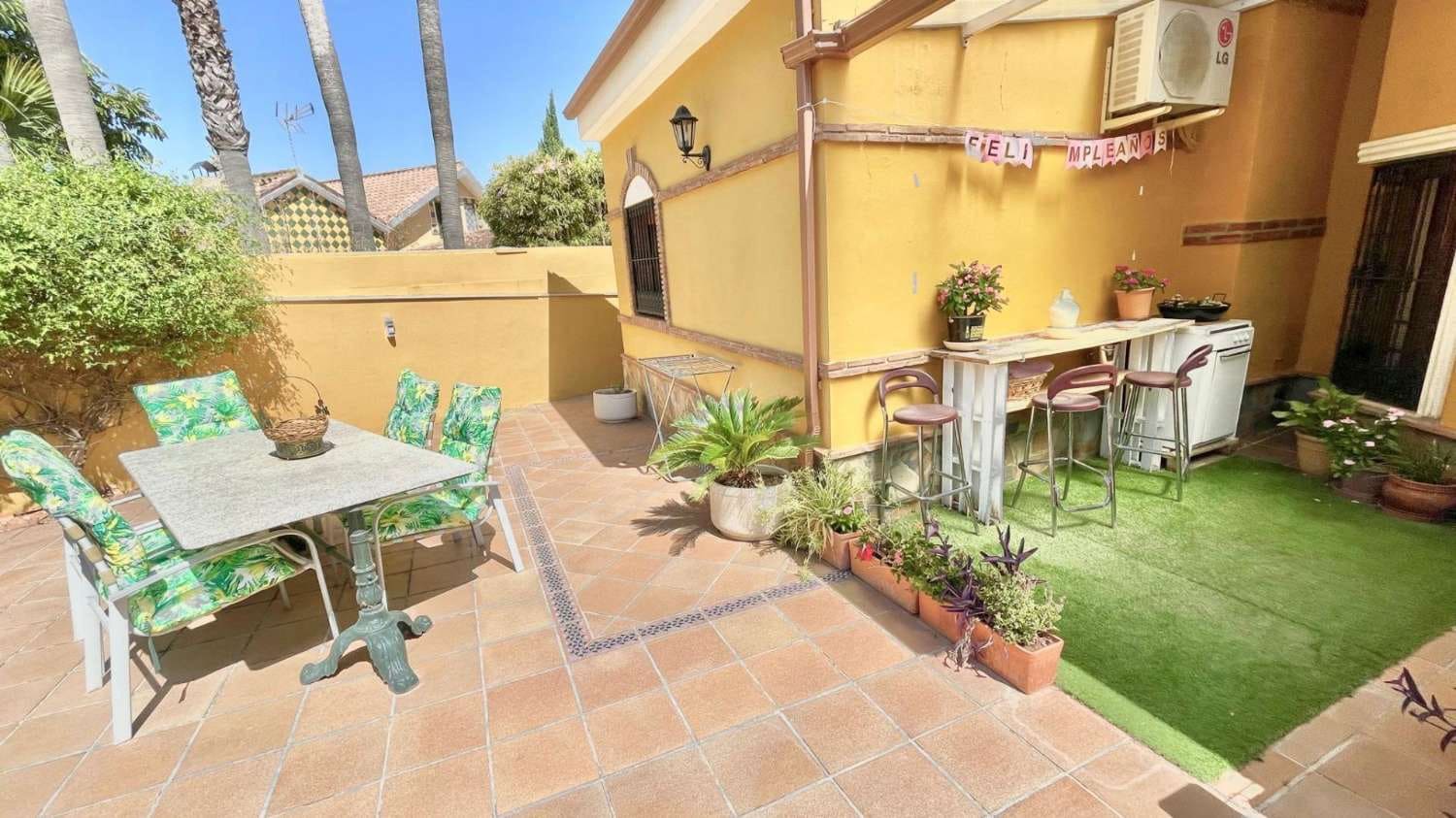 7 sypialnia Willa na sprzedaż w Alhaurin de la Torre z basenem garażem - 815 000 € (Ref: 9513157)