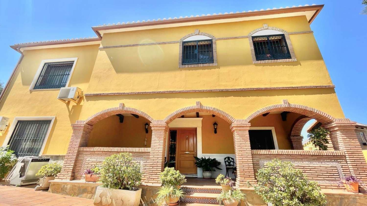 7 sypialnia Willa na sprzedaż w Alhaurin de la Torre z basenem garażem - 815 000 € (Ref: 9513157)