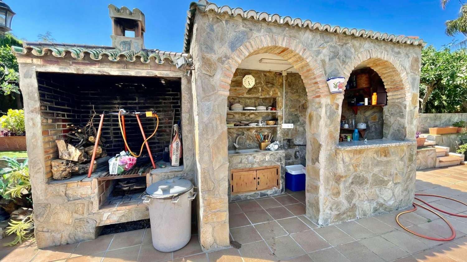 7 sypialnia Willa na sprzedaż w Alhaurin de la Torre z basenem garażem - 815 000 € (Ref: 9513157)