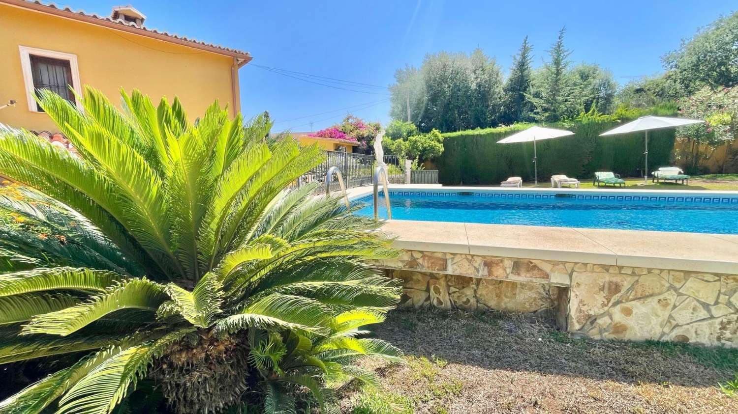 7 sypialnia Willa na sprzedaż w Alhaurin de la Torre z basenem garażem - 815 000 € (Ref: 9513157)