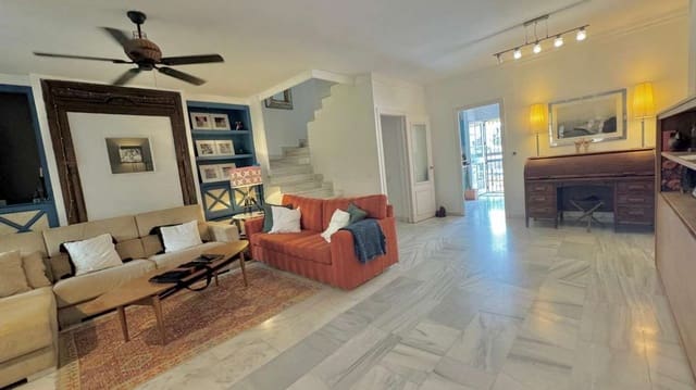 6 soveværelse Semi-Rækkehus til salg i Torremolinos med swimmingpool - € 1.064.500 (Ref: 9513158)