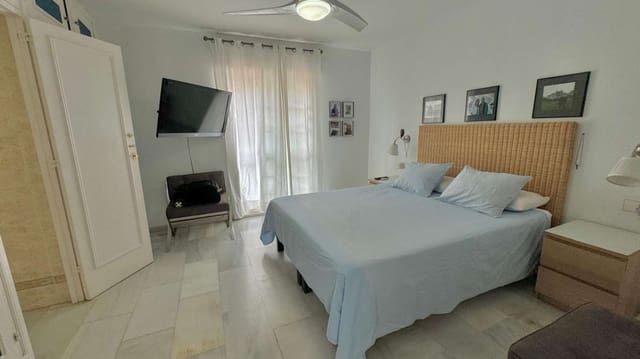 6 soveværelse Semi-Rækkehus til salg i Torremolinos med swimmingpool - € 1.064.500 (Ref: 9513158)