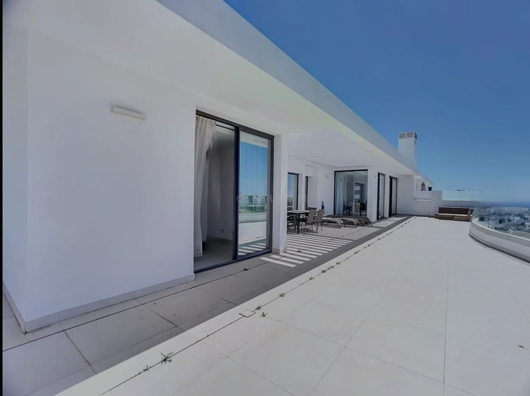 3 sovrum Takvåning till salu i Benalmadena med pool - 950 000 € (Ref: 9513159)