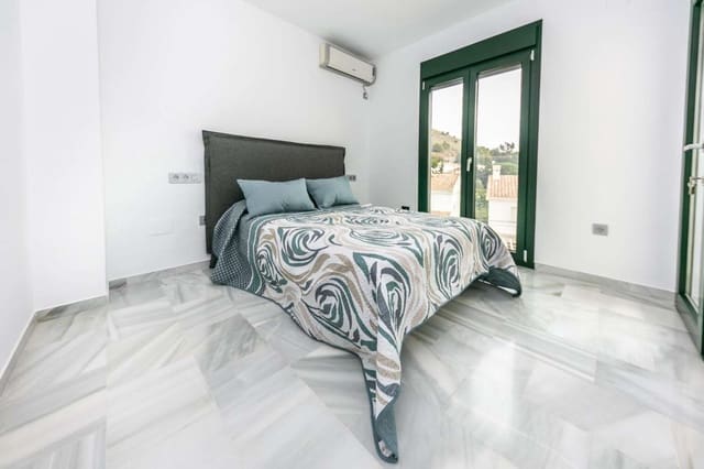 3 soveværelse Rækkehus til salg i Benalmádena med swimmingpool - € 565.000 (Ref: 9513160)