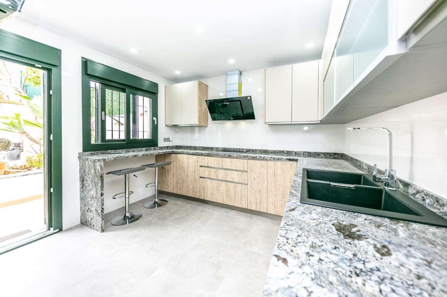 3 soveværelse Rækkehus til salg i Benalmadena med swimmingpool - € 565.000 (Ref: 9513160)