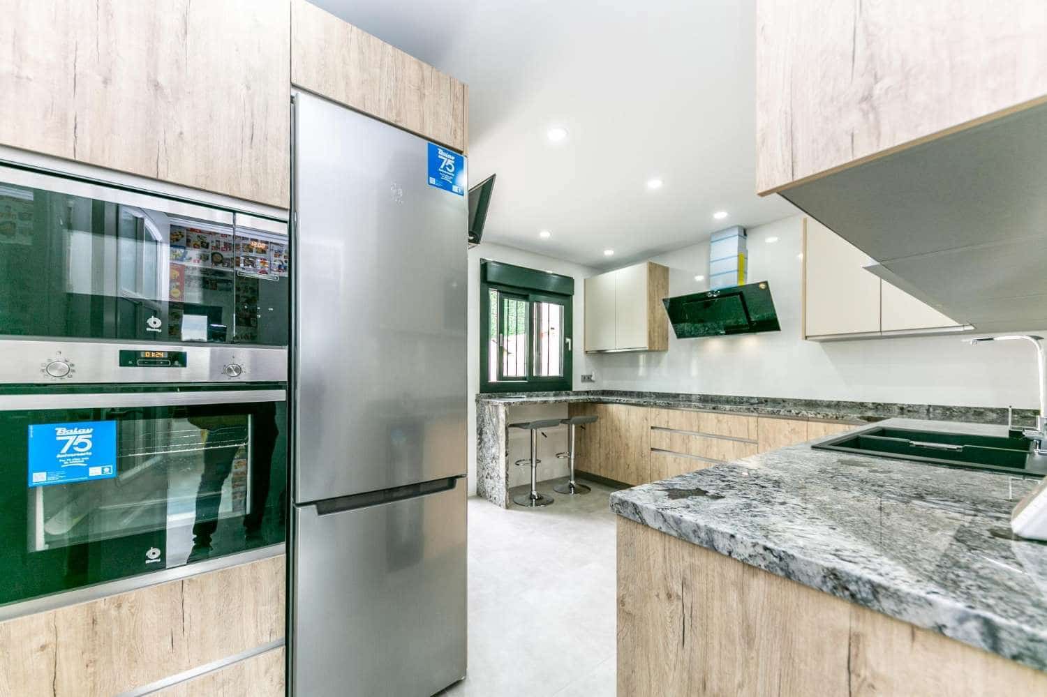 3 soveværelse Rækkehus til salg i Benalmadena med swimmingpool - € 565.000 (Ref: 9513160)