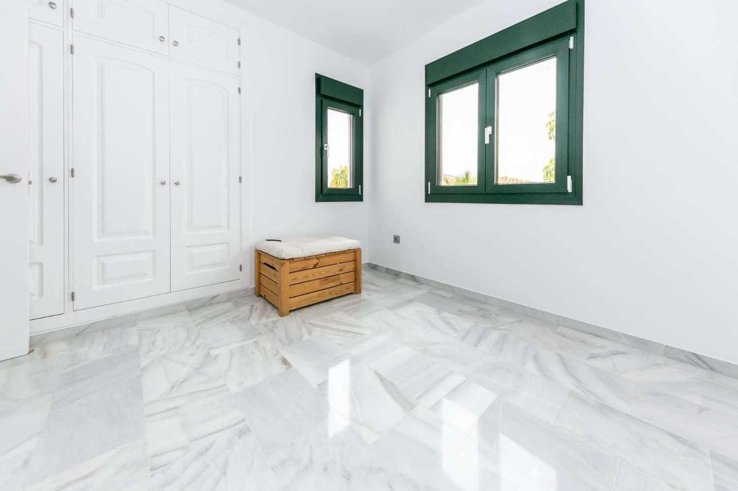 3 soveværelse Rækkehus til salg i Benalmadena med swimmingpool - € 565.000 (Ref: 9513160)