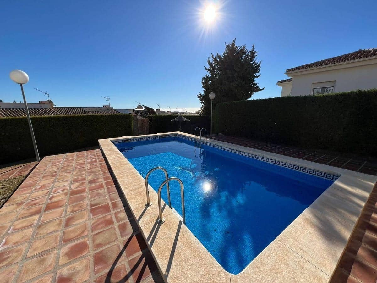 3 soveværelse Rækkehus til salg i Benalmadena med swimmingpool - € 565.000 (Ref: 9513160)