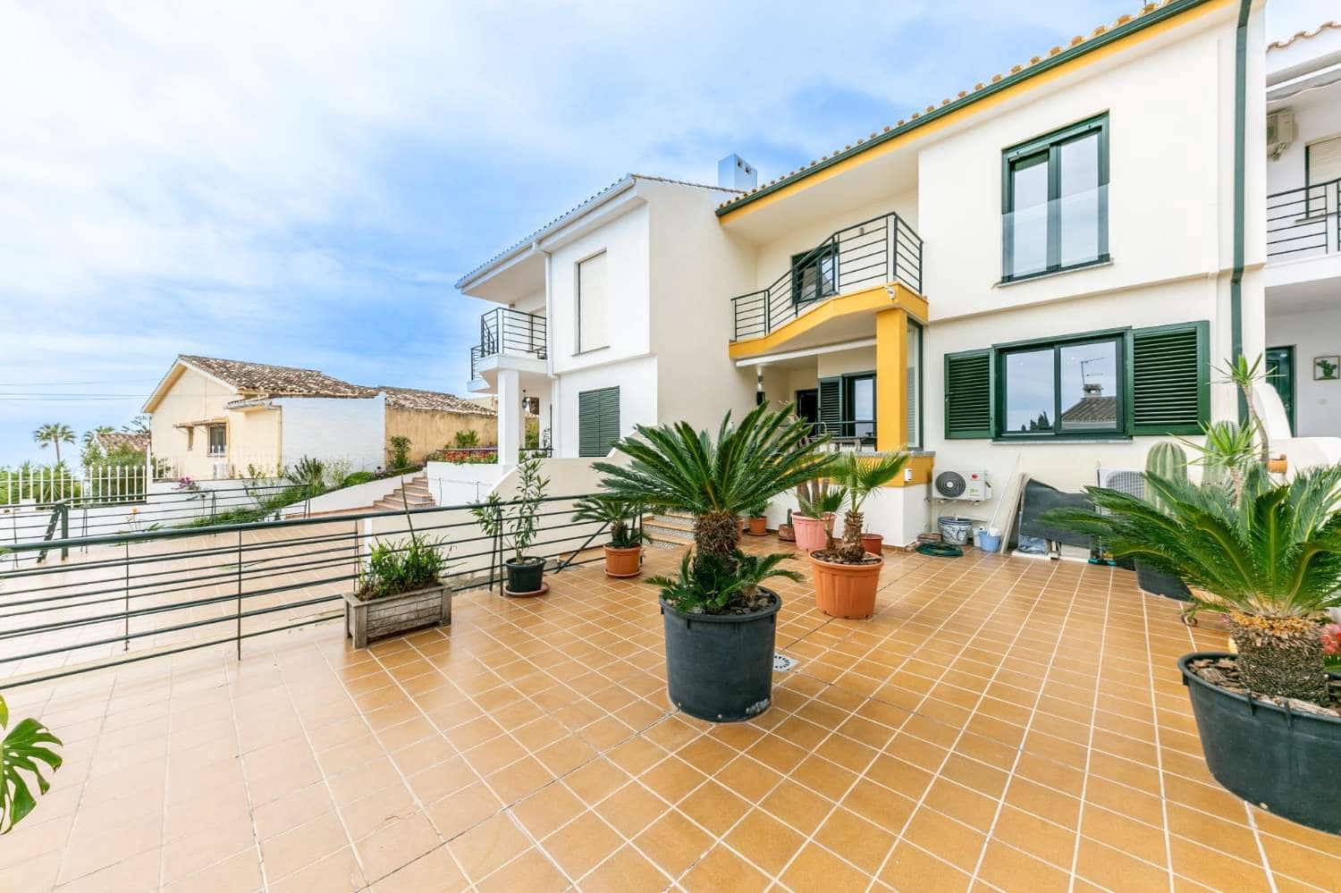 3 soveværelse Rækkehus til salg i Benalmadena med swimmingpool - € 565.000 (Ref: 9513160)