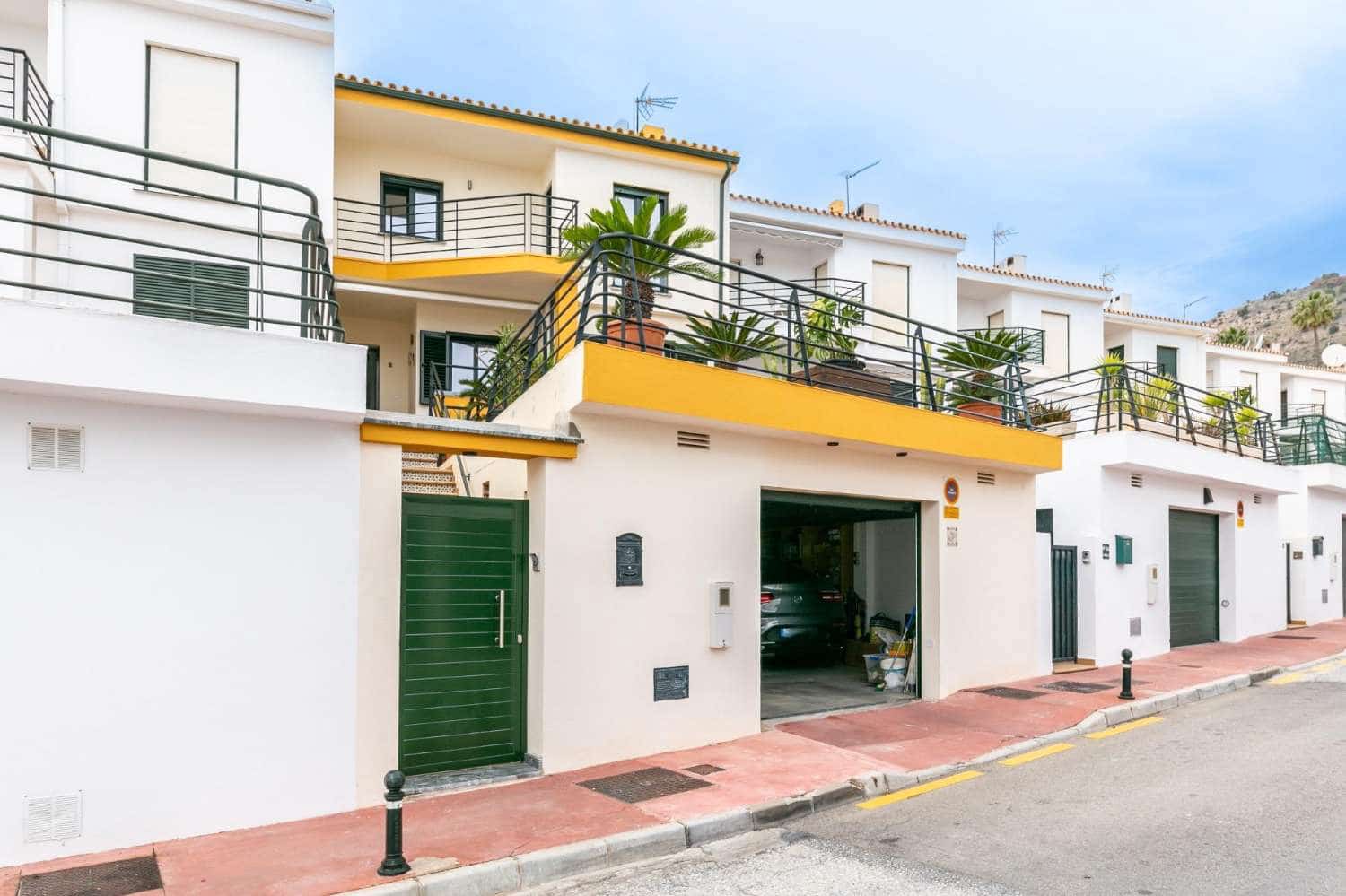 3 soveværelse Rækkehus til salg i Benalmadena med swimmingpool - € 565.000 (Ref: 9513160)