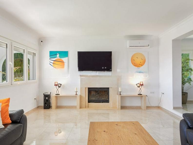 3 bedroom Villa for sale in Benalmadena with pool garage - € 795,000 (Ref: 9513161)