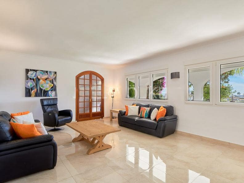 3 bedroom Villa for sale in Benalmadena with pool garage - € 795,000 (Ref: 9513161)