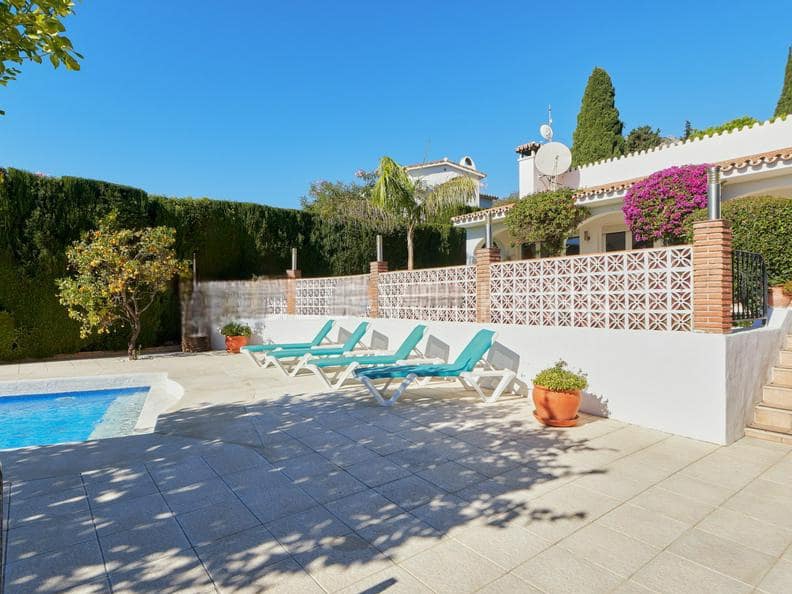 3 bedroom Villa for sale in Benalmadena with pool garage - € 795,000 (Ref: 9513161)