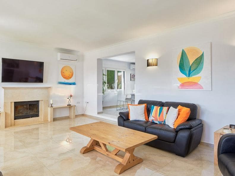 3 bedroom Villa for sale in Benalmadena with pool garage - € 795,000 (Ref: 9513161)