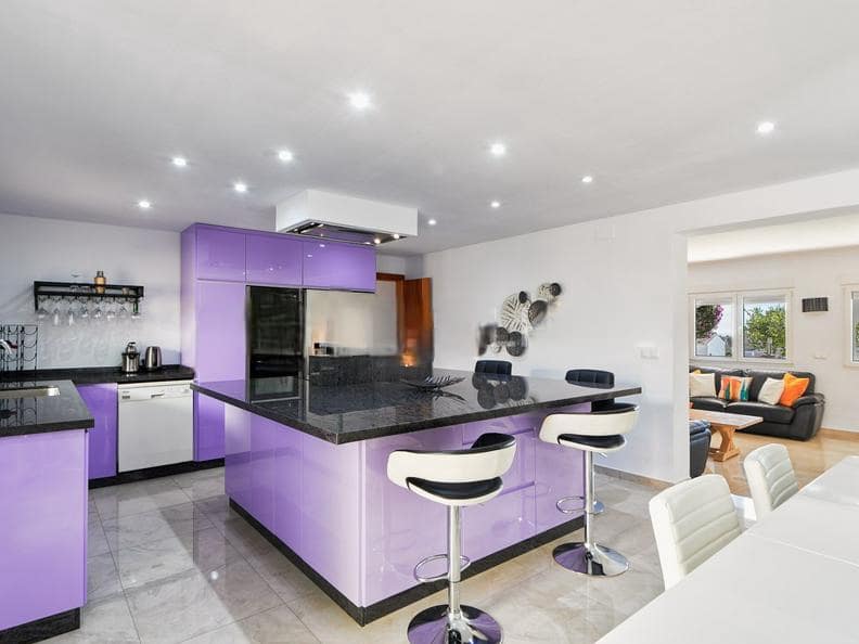 3 bedroom Villa for sale in Benalmadena with pool garage - € 795,000 (Ref: 9513161)