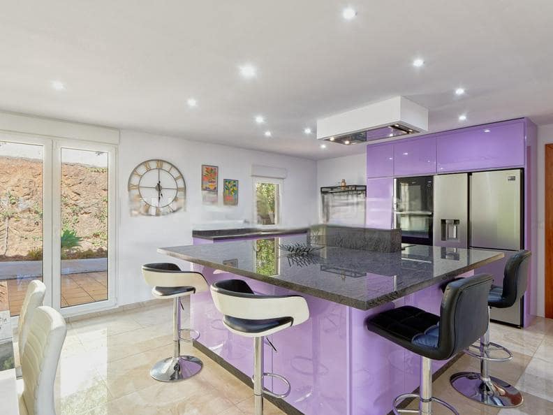 3 bedroom Villa for sale in Benalmadena with pool garage - € 795,000 (Ref: 9513161)