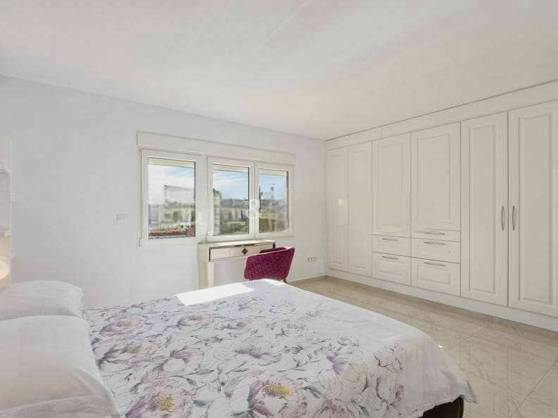 3 bedroom Villa for sale in Benalmadena with pool garage - € 795,000 (Ref: 9513161)