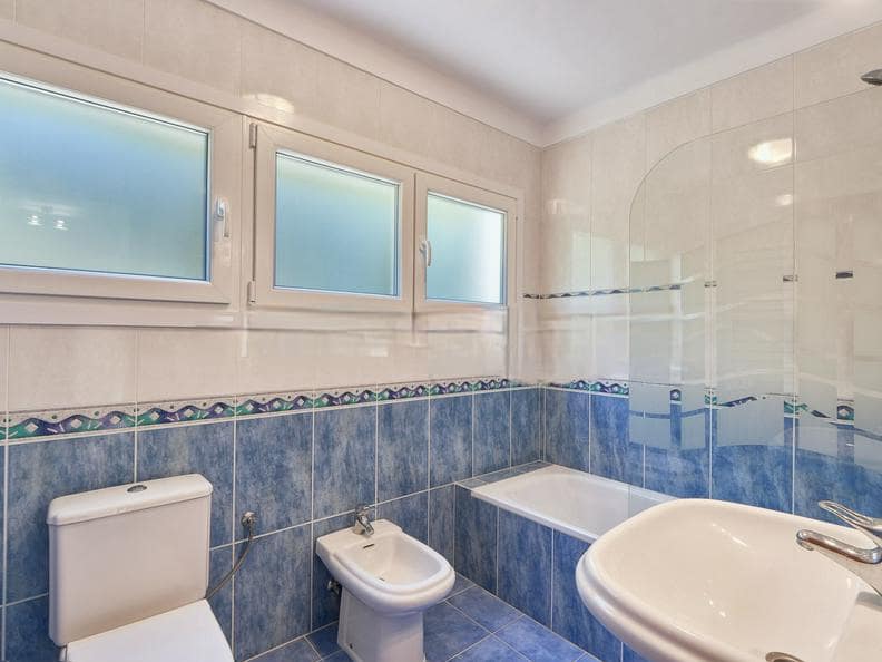 3 bedroom Villa for sale in Benalmadena with pool garage - € 795,000 (Ref: 9513161)