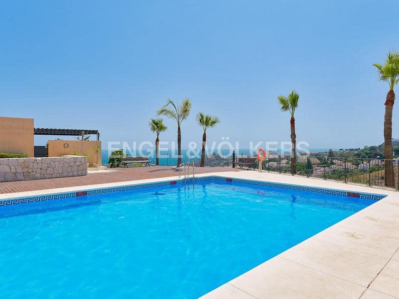 3 sovrum Takvåning till salu i Benalmadena med pool - 530 000 € (Ref: 9513162)