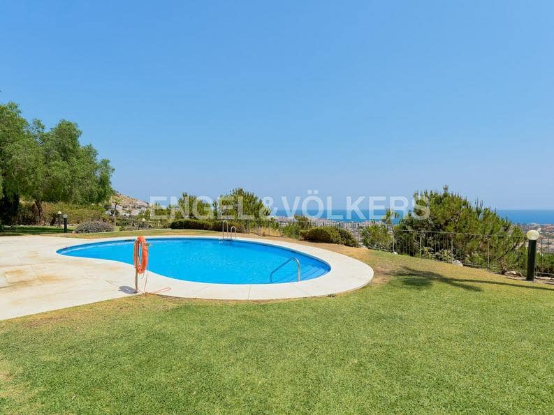 3 sovrum Takvåning till salu i Benalmadena med pool - 530 000 € (Ref: 9513162)