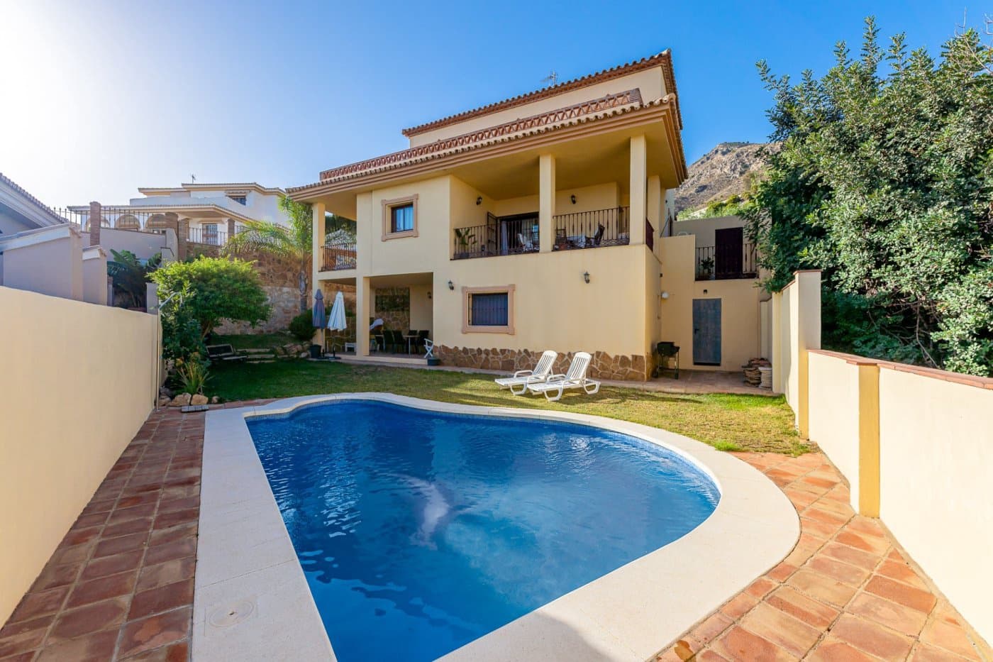 4 bedroom Villa for sale in Benalmadena with pool - € 769,000 (Ref: 9513164)