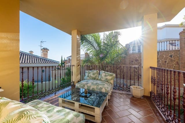 4 Zimmer Villa zu verkaufen in Benalmádena mit Pool - 769.000 € (Ref: 9513164)