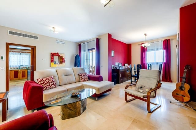 4 Zimmer Villa zu verkaufen in Benalmádena mit Pool - 769.000 € (Ref: 9513164)