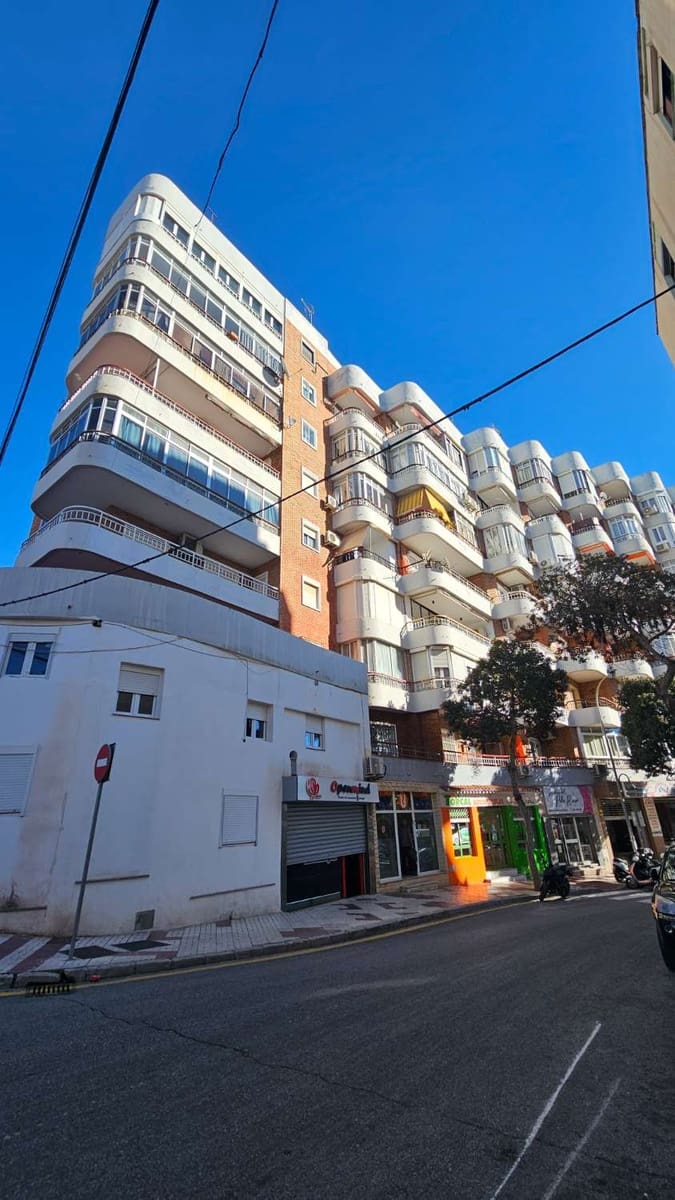 1 makuuhuone Ranta-asunto myytävänä paikassa Torremolinos - 360 000 € (Ref: 9523994)