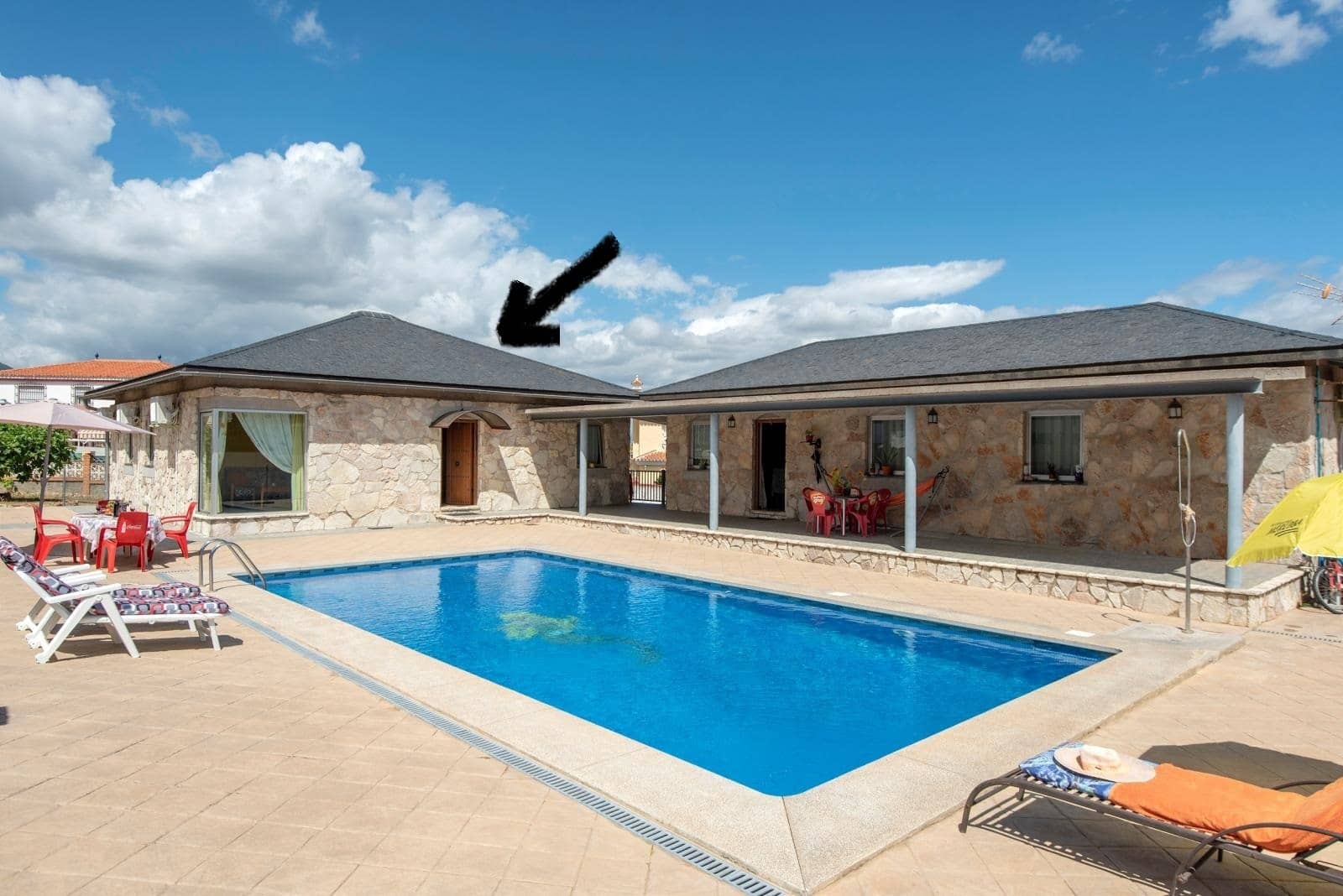 3 sovrum Villa till salu i Alhaurin de la Torre med pool garage - 675 000 € (Ref: 9526176)