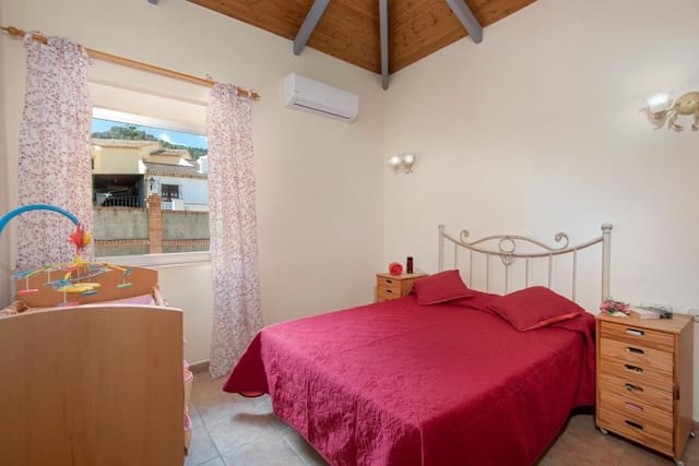 3 sovrum Villa till salu i Alhaurín de la Torre med pool garage - 675 000 € (Ref: 9526176)