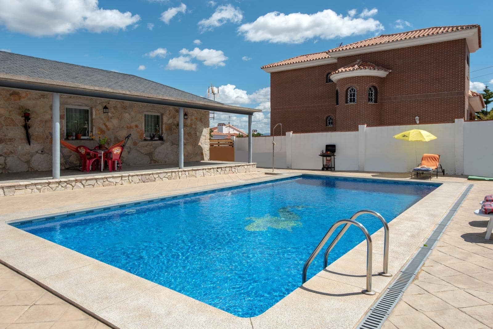 3 sovrum Villa till salu i Alhaurin de la Torre med pool garage - 675 000 € (Ref: 9526176)