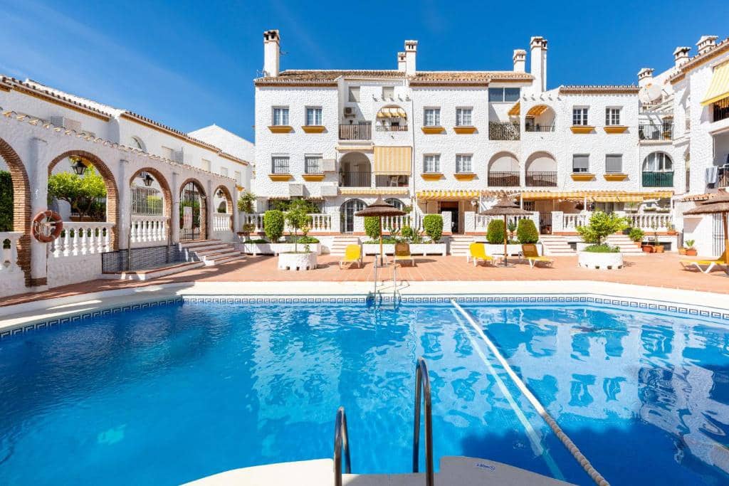 2 sypialnia Apartament przy plaży na sprzedaż w Benalmadena z basenem garażem - 299 000 € (Ref: 9533252)