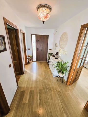 5 bedroom Villa for sale in Alhaurín de la Torre with pool - € 765,000 (Ref: 9533253)