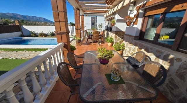 5 bedroom Villa for sale in Alhaurín de la Torre with pool - € 765,000 (Ref: 9533253)