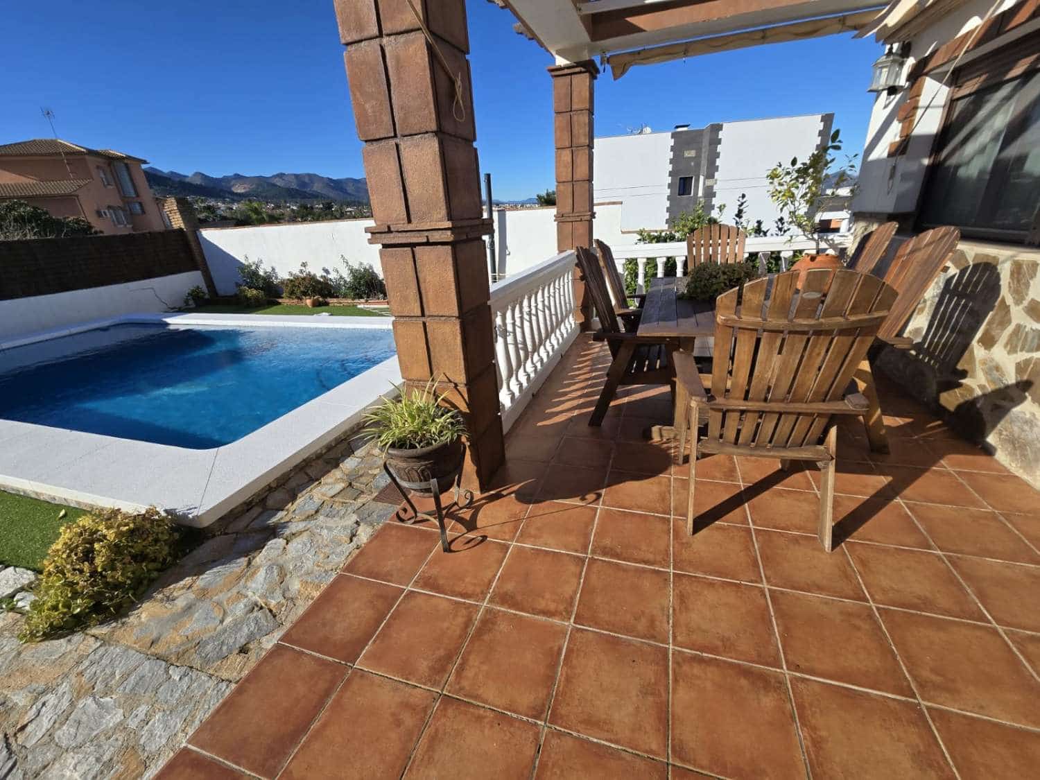 5 bedroom Villa for sale in Alhaurin de la Torre with pool - € 765,000 (Ref: 9533253)