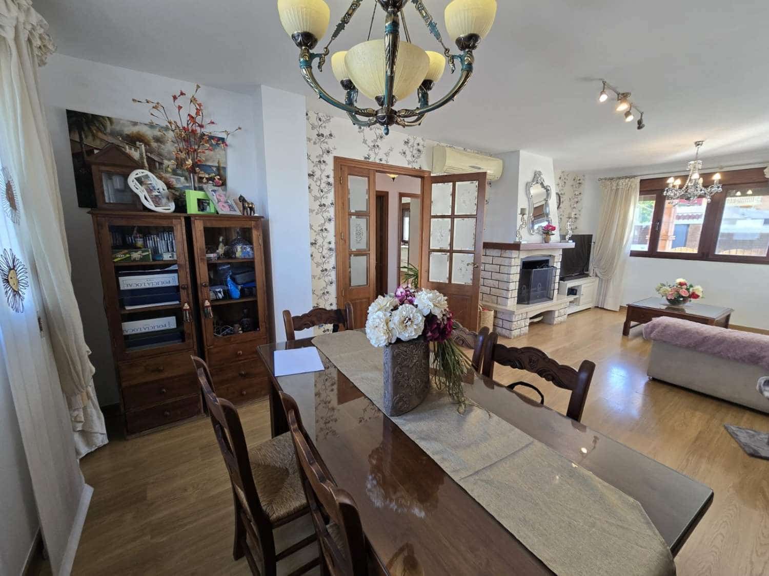 5 bedroom Villa for sale in Alhaurin de la Torre with pool - € 765,000 (Ref: 9533253)