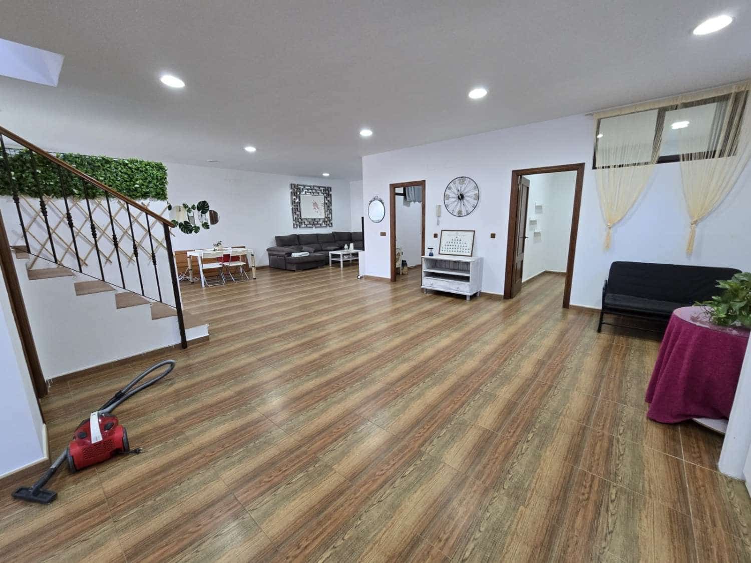 5 bedroom Villa for sale in Alhaurin de la Torre with pool - € 765,000 (Ref: 9533253)