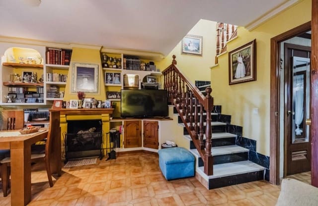 4 chambre Villa/Maison Mitoyenne à vendre à Alhaurín de la Torre avec piscine garage - 455 000 € (Ref: 9535643)